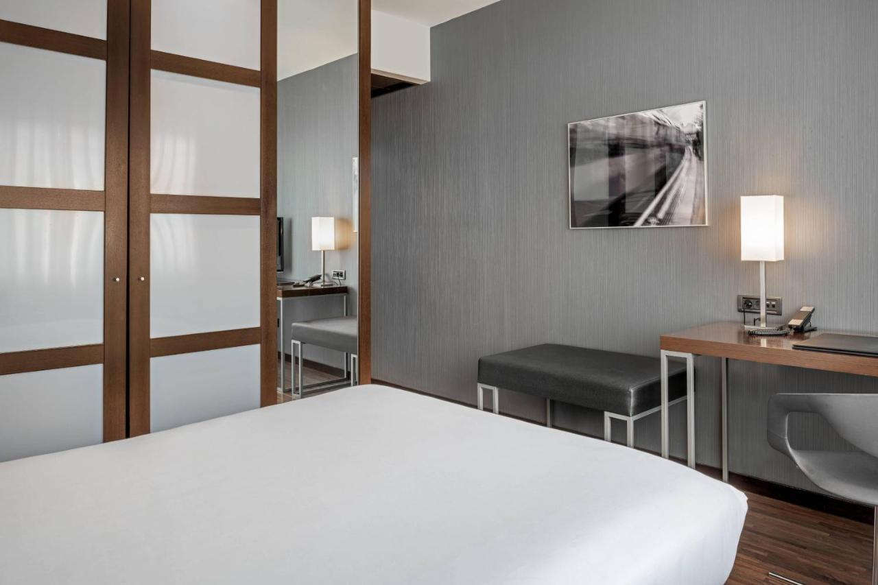 เอซี โฮเต็ล ซาน เซบาสเตียน เดอ โลส เรเยส Hotel ซานเซบัสเตียน เดลอส เรเยส ภายนอก รูปภาพ